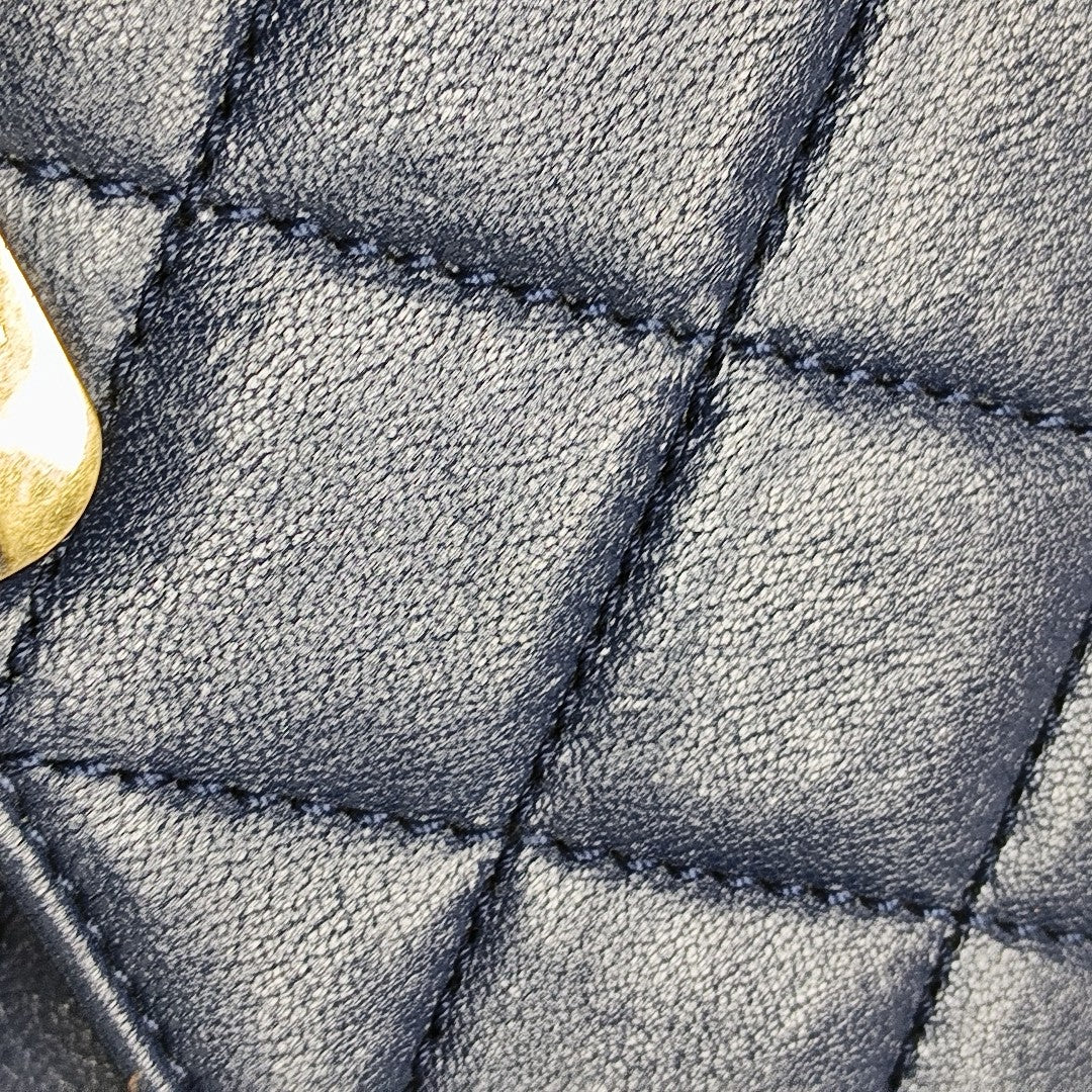 BEAUTY LOCK Quilted Lambskin Blue