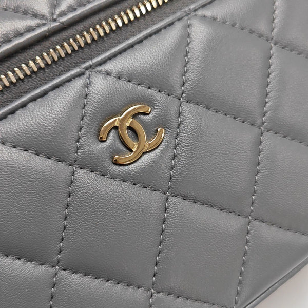 VANITY CASE Quilted Lambskin Gray