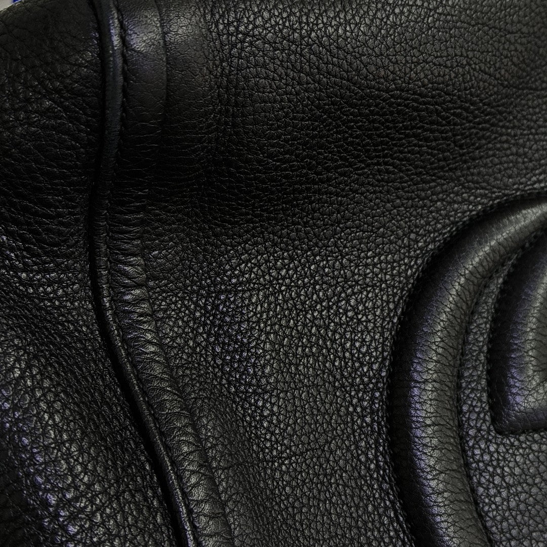 Soho Medium Calfskin Black