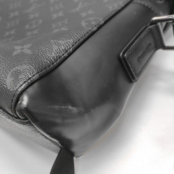 VOYAGER PM Lona Monogram Revestida Negra