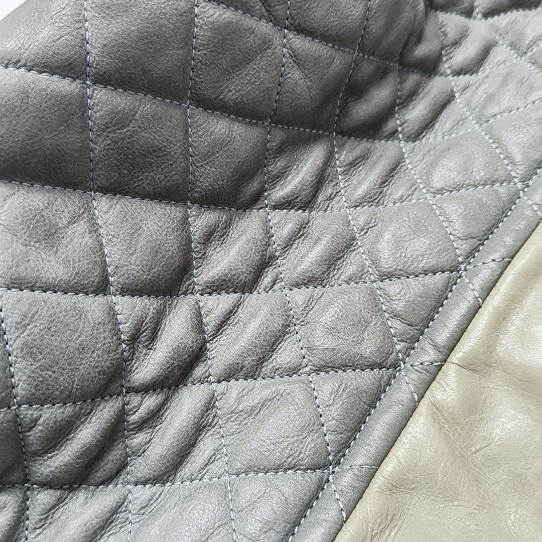 TOTE BAG Quilted Calfskin Gray