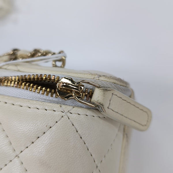 VANITY CASE Mini Quilted Lambskin White
