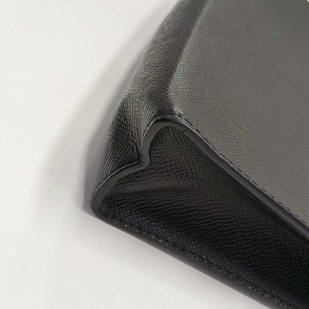 Pochette Voyag MM Calfskin Black