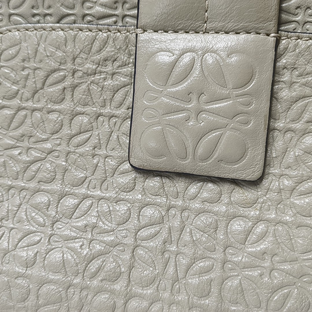 Avenue Monogram Calfskin Gray