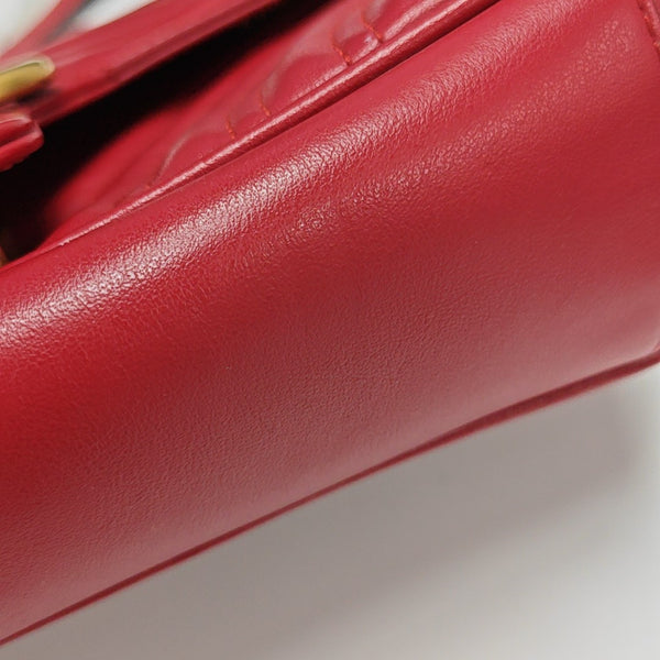 Authenticated pre-owned  GG Marmont Medium Quilted Calfskin Red - Shoulder Bag at Looply