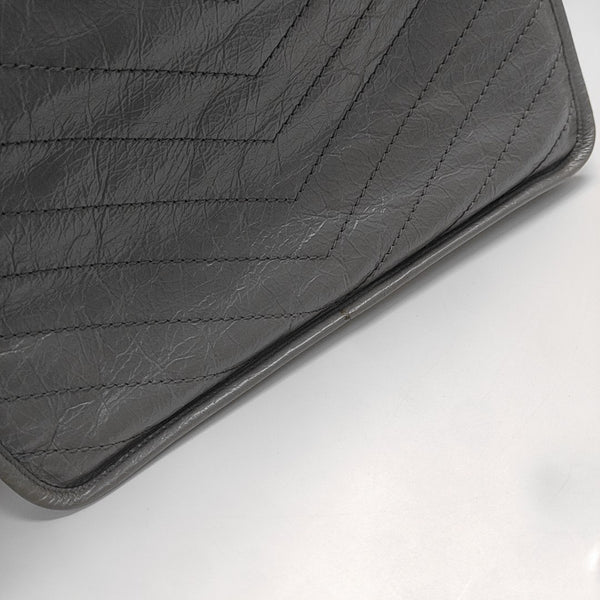 NIKI Large Chevron Calfskin Gray