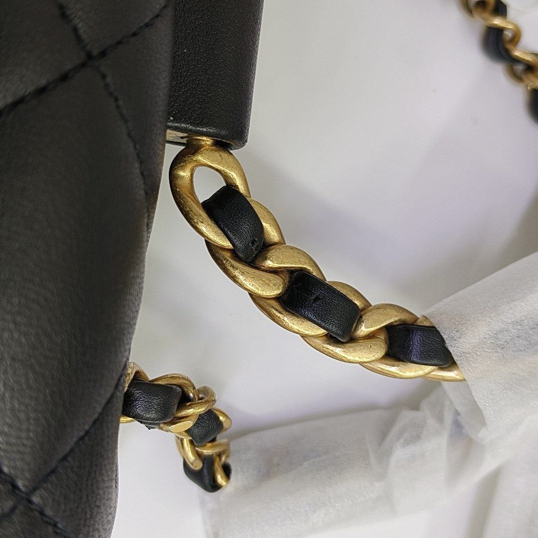 IN THE LOOP Small Quilted Lambskin Black