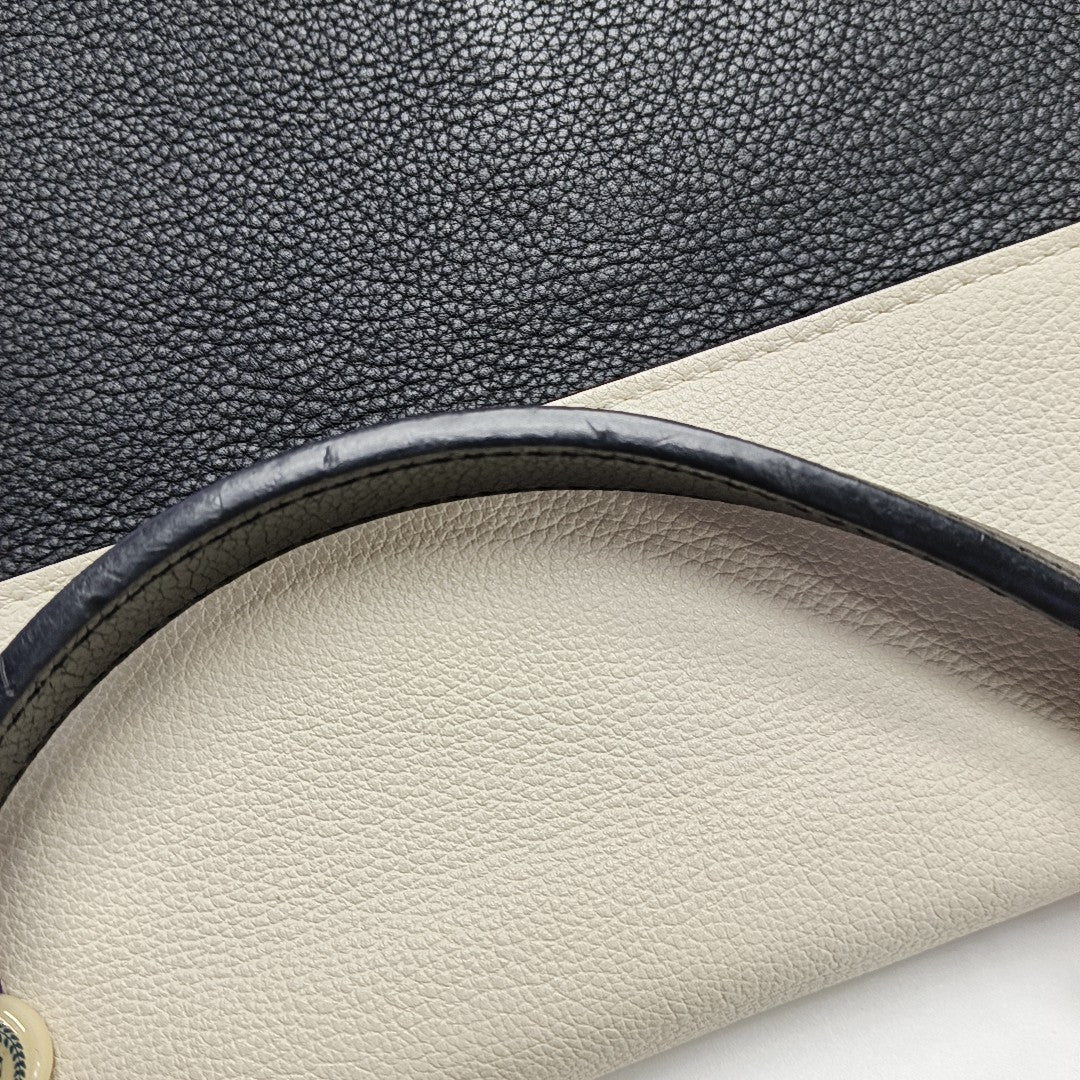 LOCKME Calfskin White