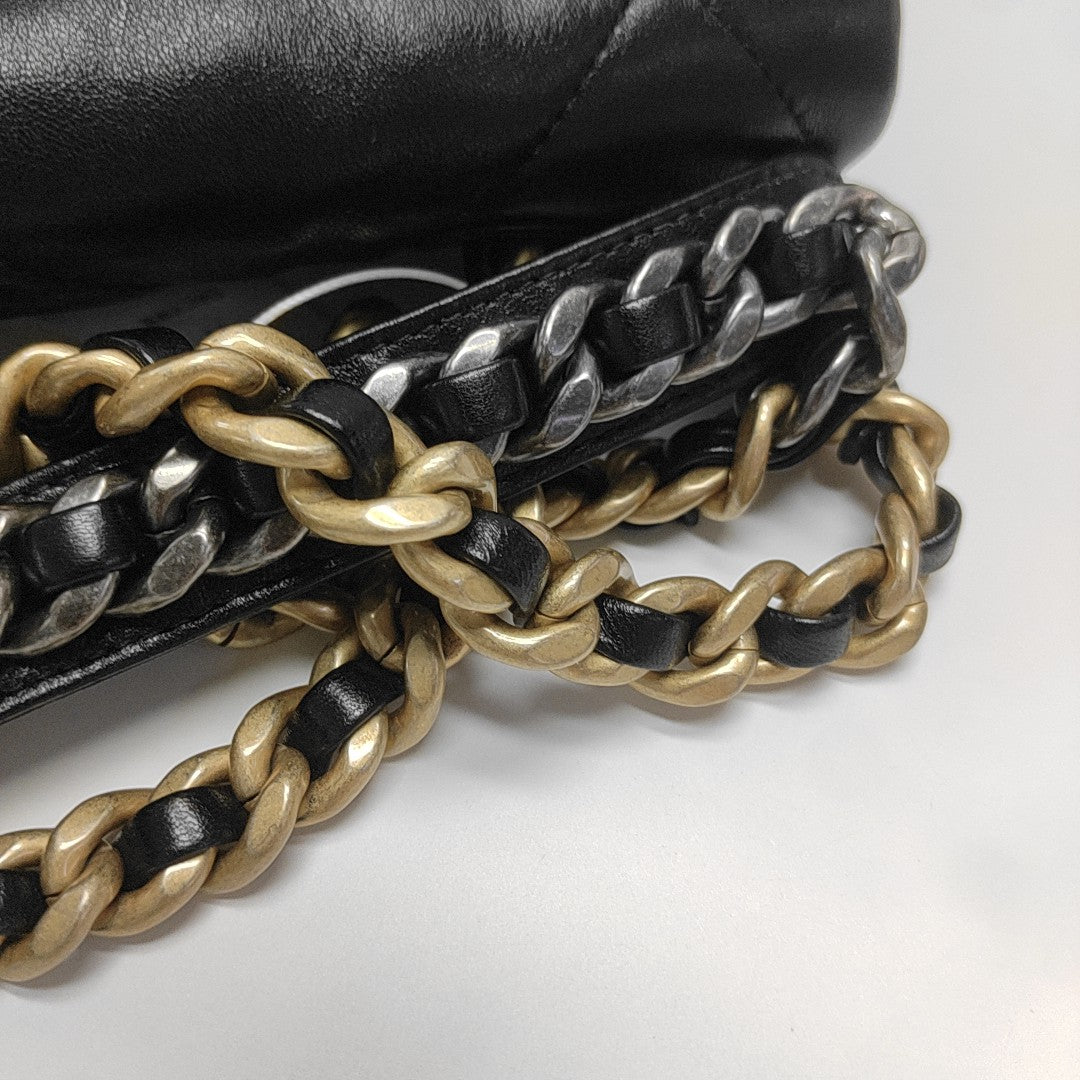 CHANEL 19 Medium Quilted Lambskin Black