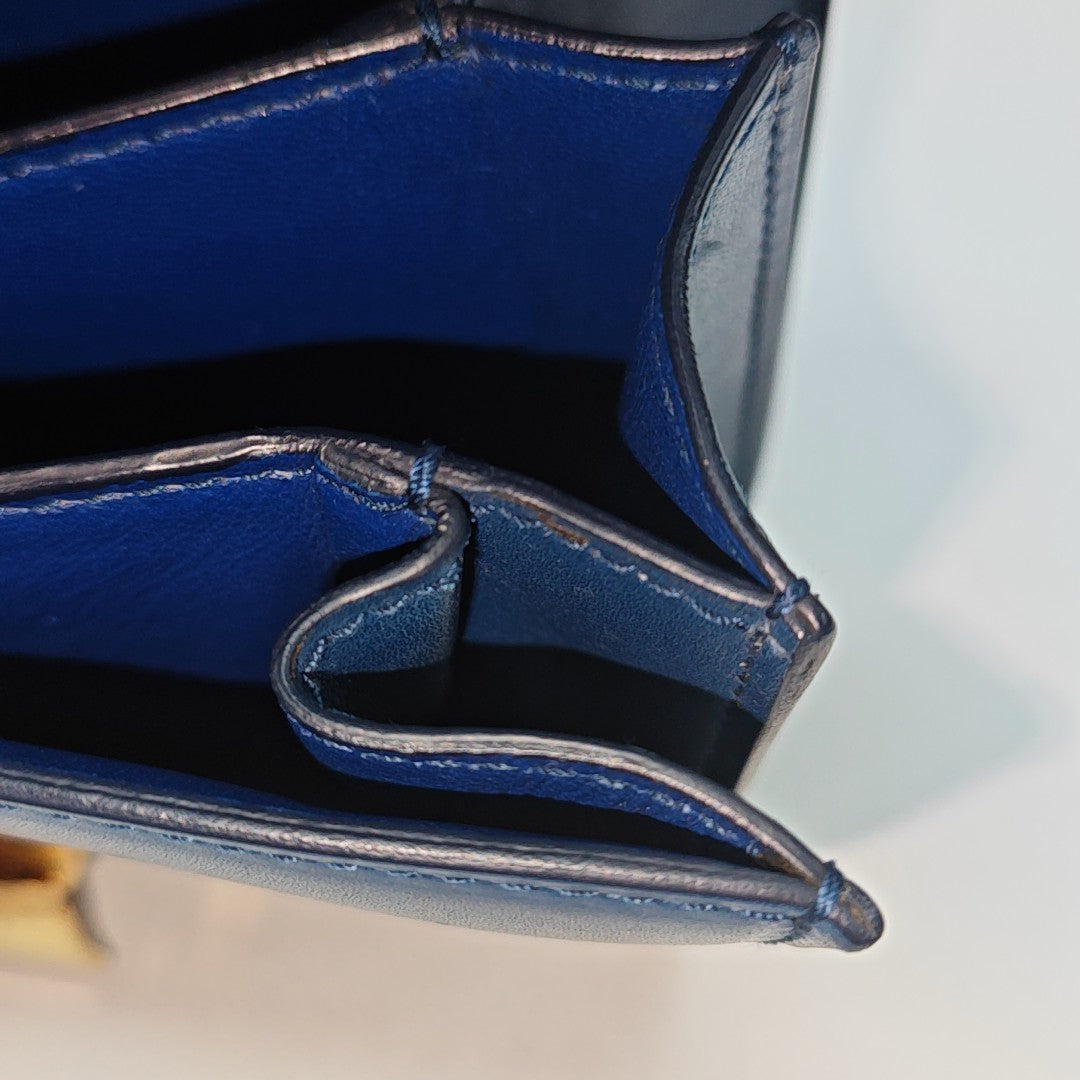 CLASSIC BOX Mini Calfskin Blue