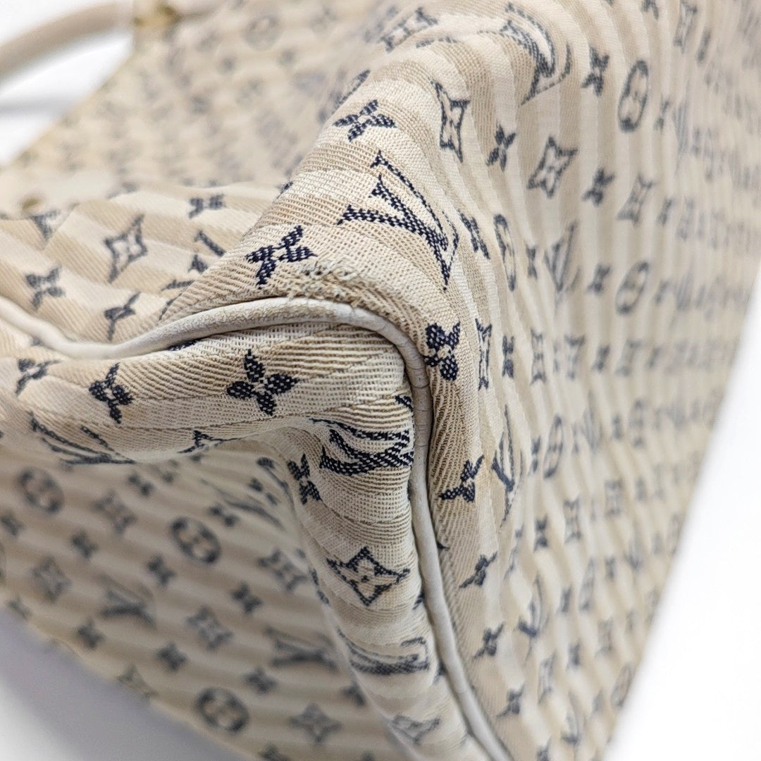 Authenticated pre-owned  SPEEDY 30 Monogram Canvas White - Top Handle Bag at Looply