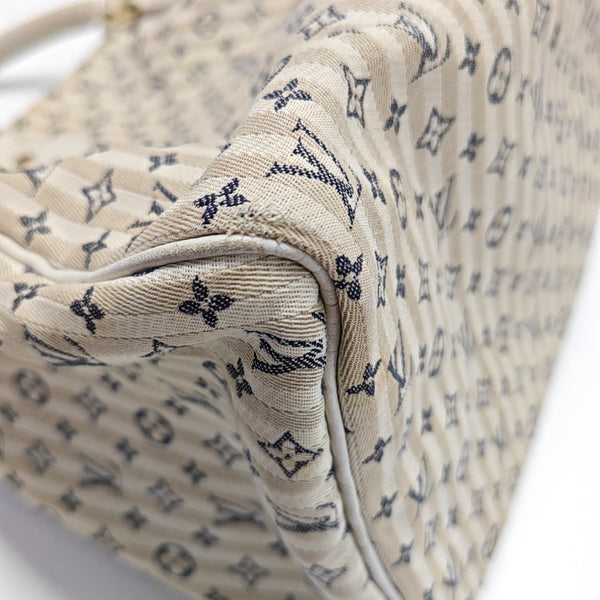 Authenticated pre-owned  SPEEDY 30 Monogram Canvas White - Top Handle Bag at Looply