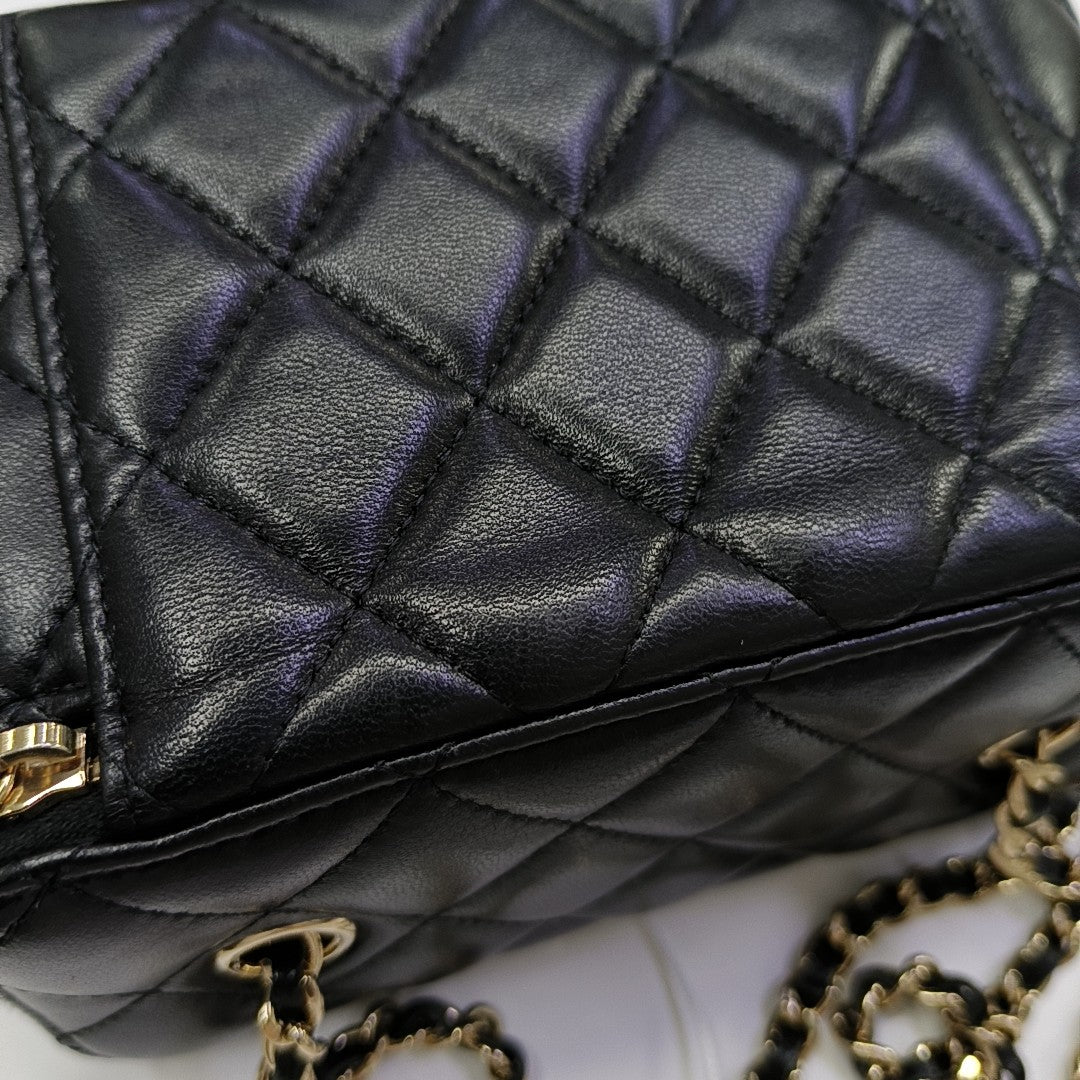 Quilted Lambskin Shoulder Bag Black