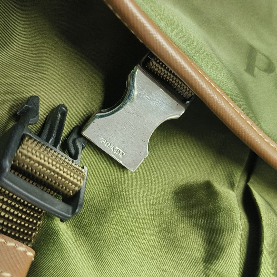 Vela Messenger Bag Nylon Green