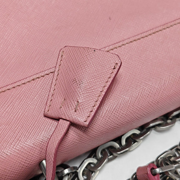 Closure Saffiano Calfskin Pink