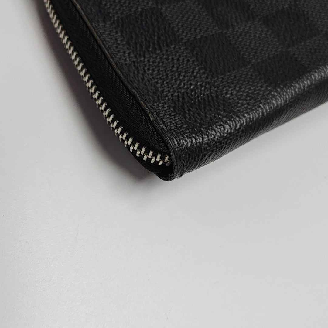 ZIPPY Damier Graphite Coated Canvas Gray Wallet