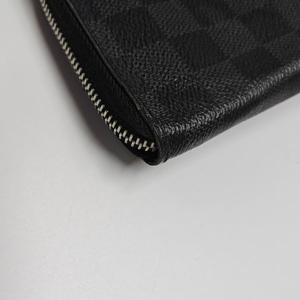 ZIPPY Damier Graphite Coated Canvas Gray Wallet