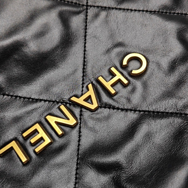 CHANEL 22 Small Quilted Calfskin Black