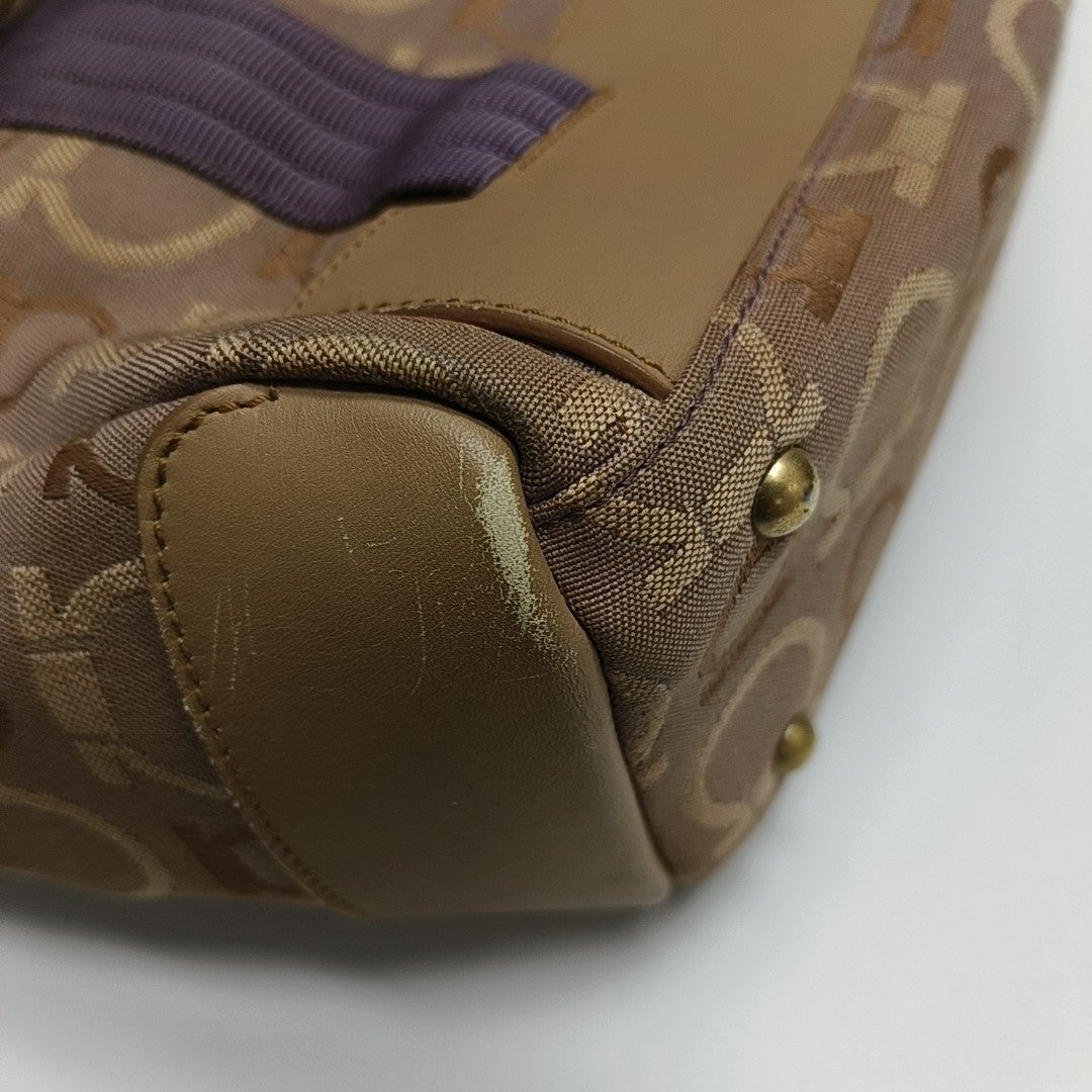 Canvas Brown
