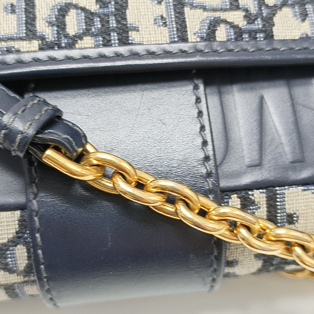 30 Montaigne Oblicua Lona Azul