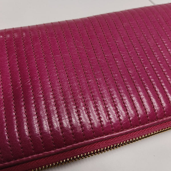 Miu Délice Quilted Lambskin Red Wallet