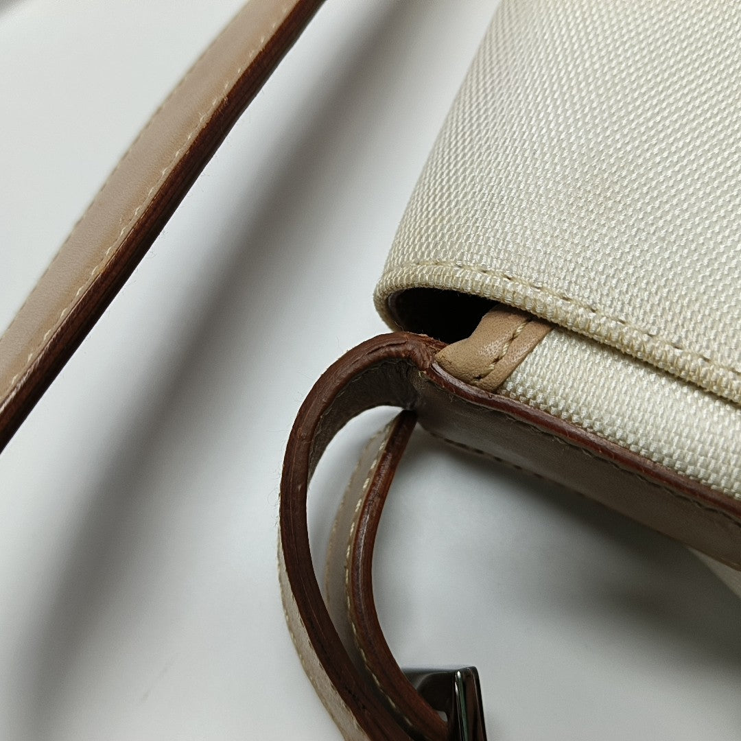Monogram Canvas White