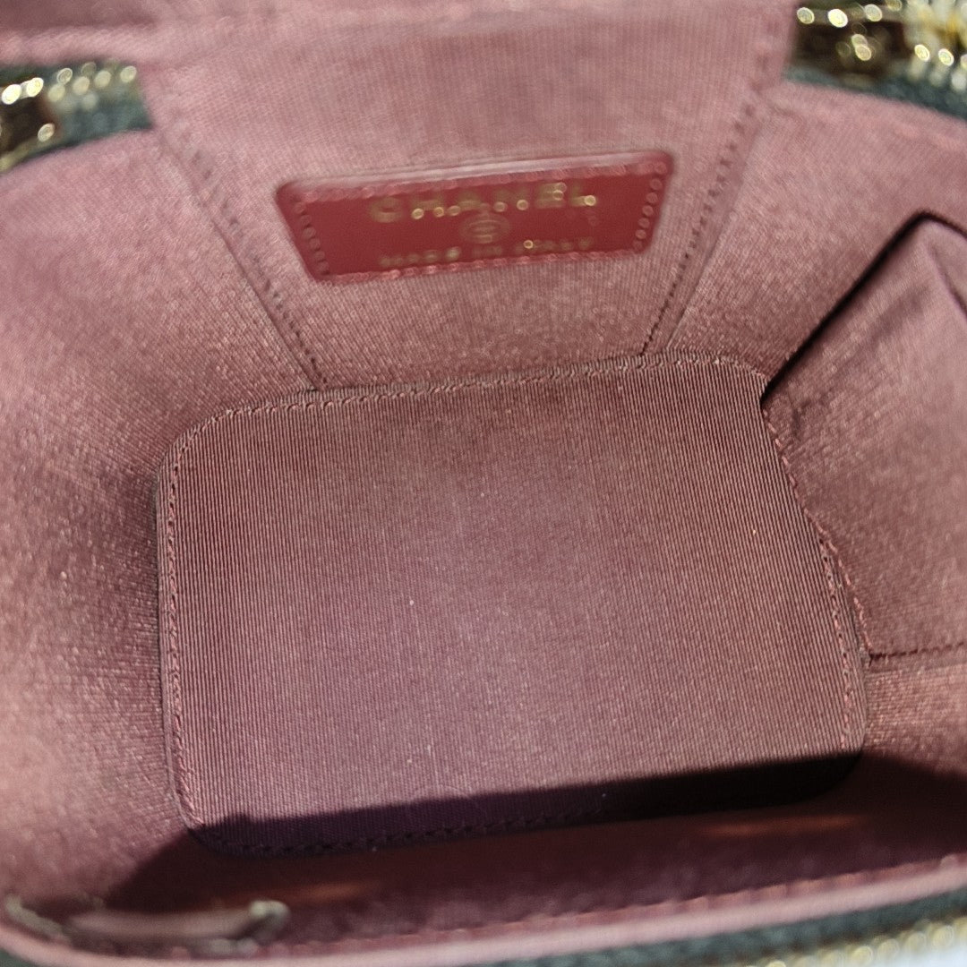 VANITY CASE Mini Quilted Calfskin Black