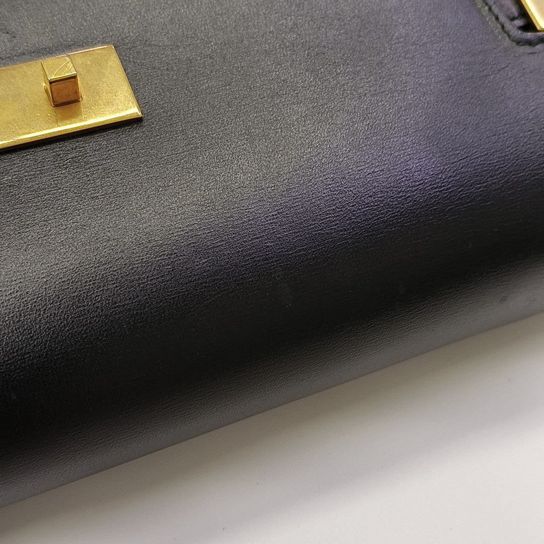 MANHATTAN Medium Calfskin Black