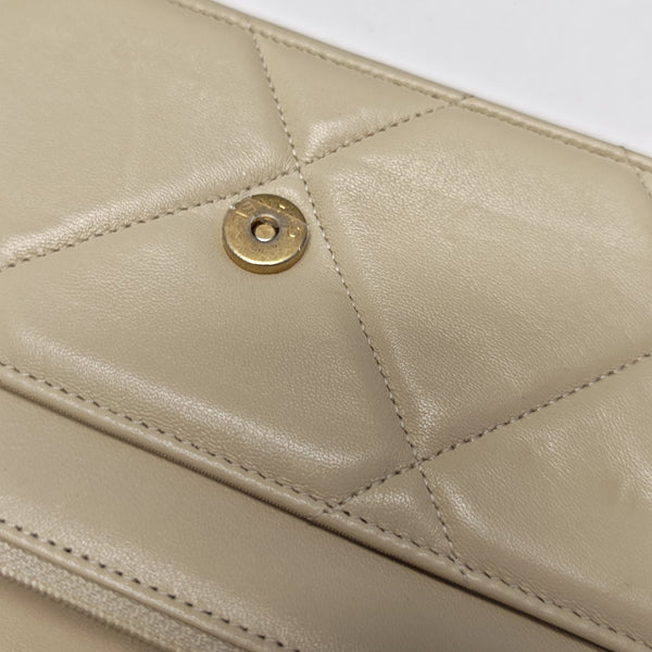 CHANEL 19 WOC Quilted Lambskin Beige