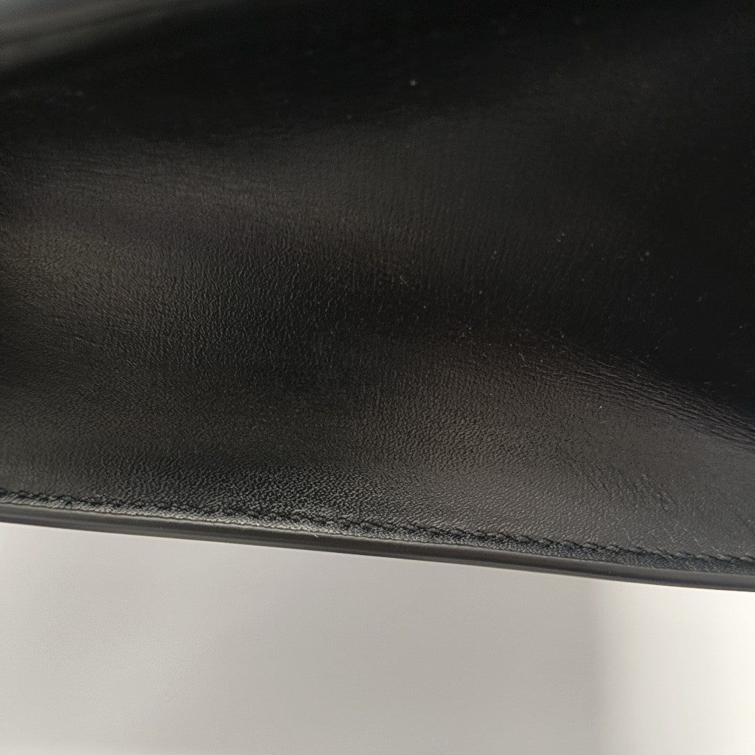MANHATTAN Medium Calfskin Black