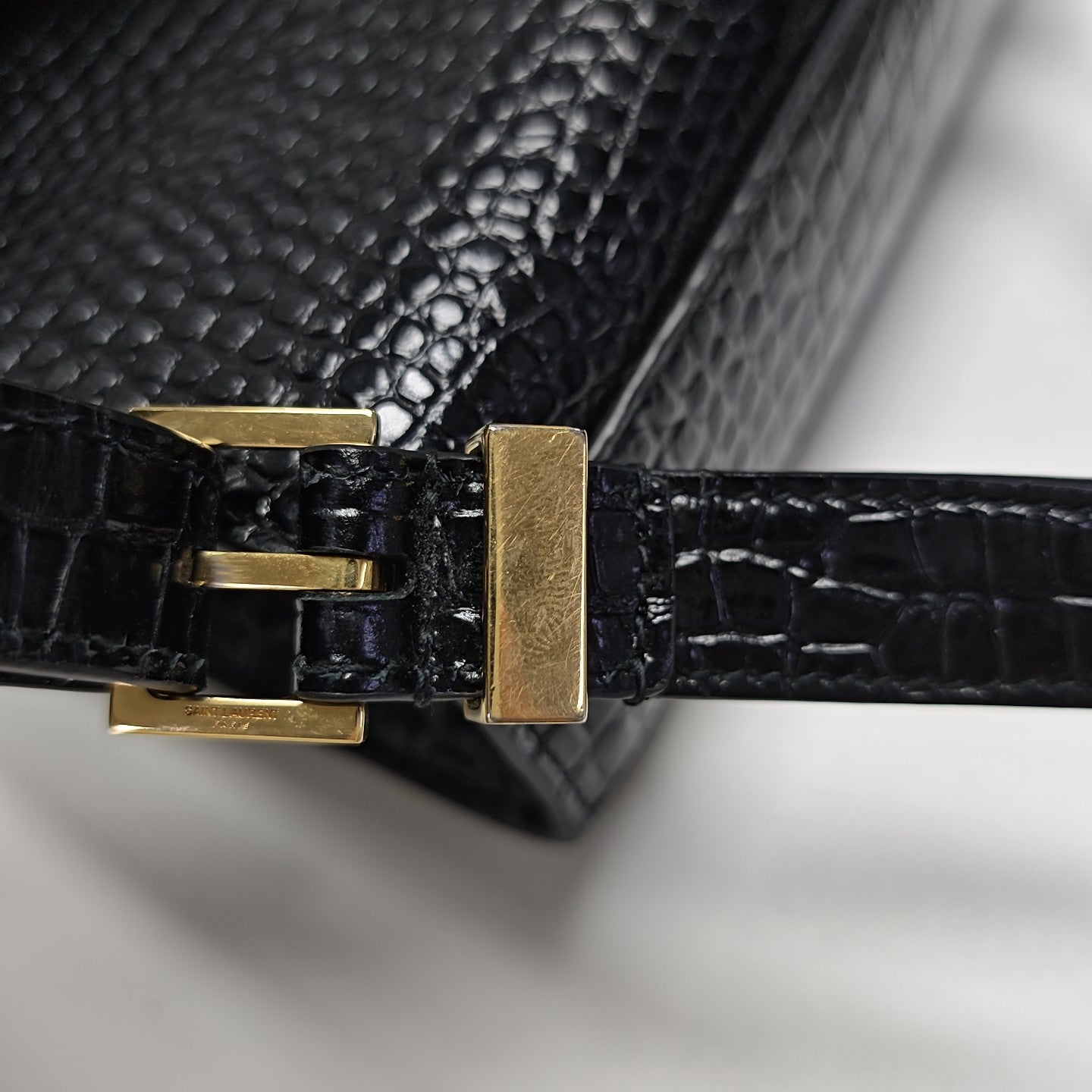 MANHATTAN Medium Calfskin Black