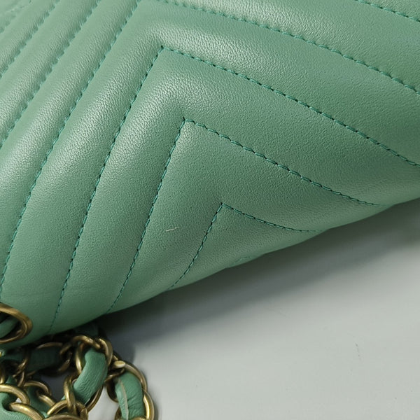 CLASSIC FLAP Mini Chevron Calfskin Green