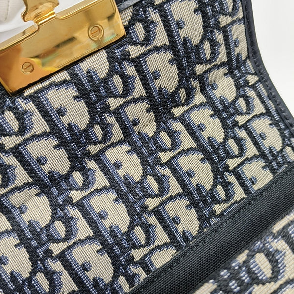 30 Montaigne Mini Oblique Canvas Blue