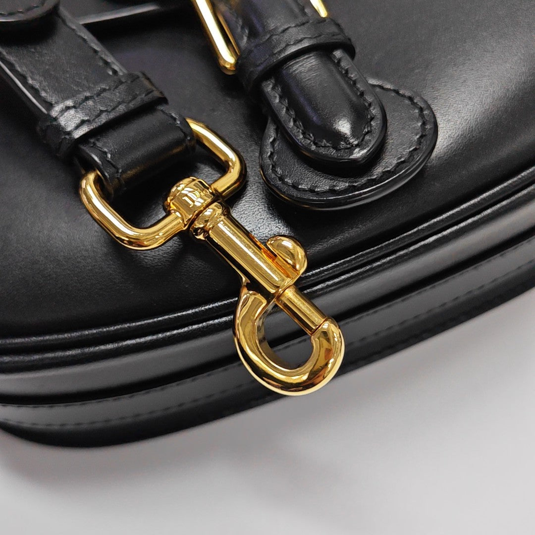 Bobby Medium Calfskin Black