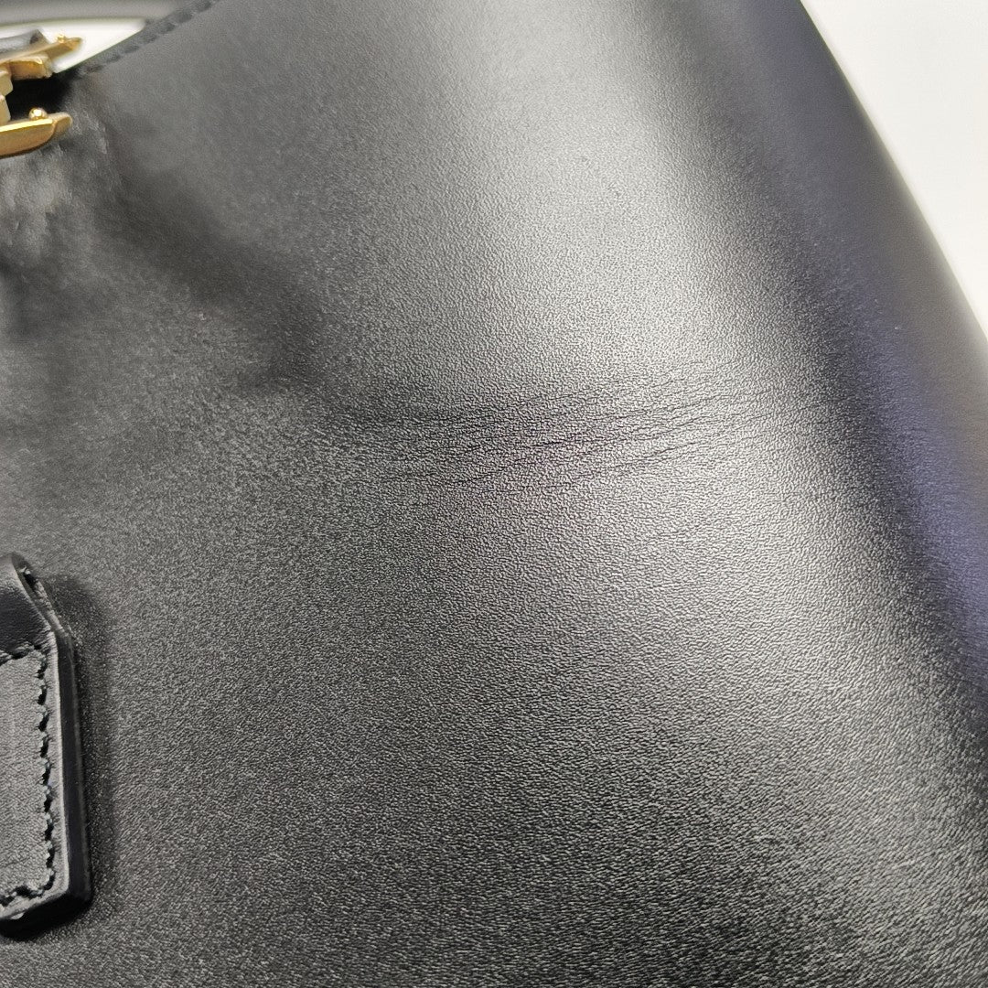 LE 37 Calfskin Black