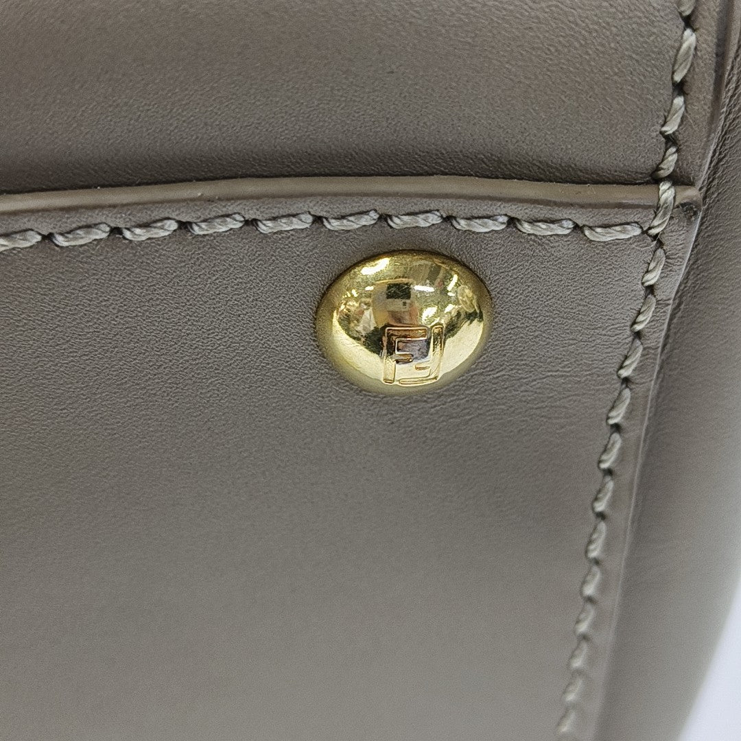 Peekaboo Medium Calfskin Beige