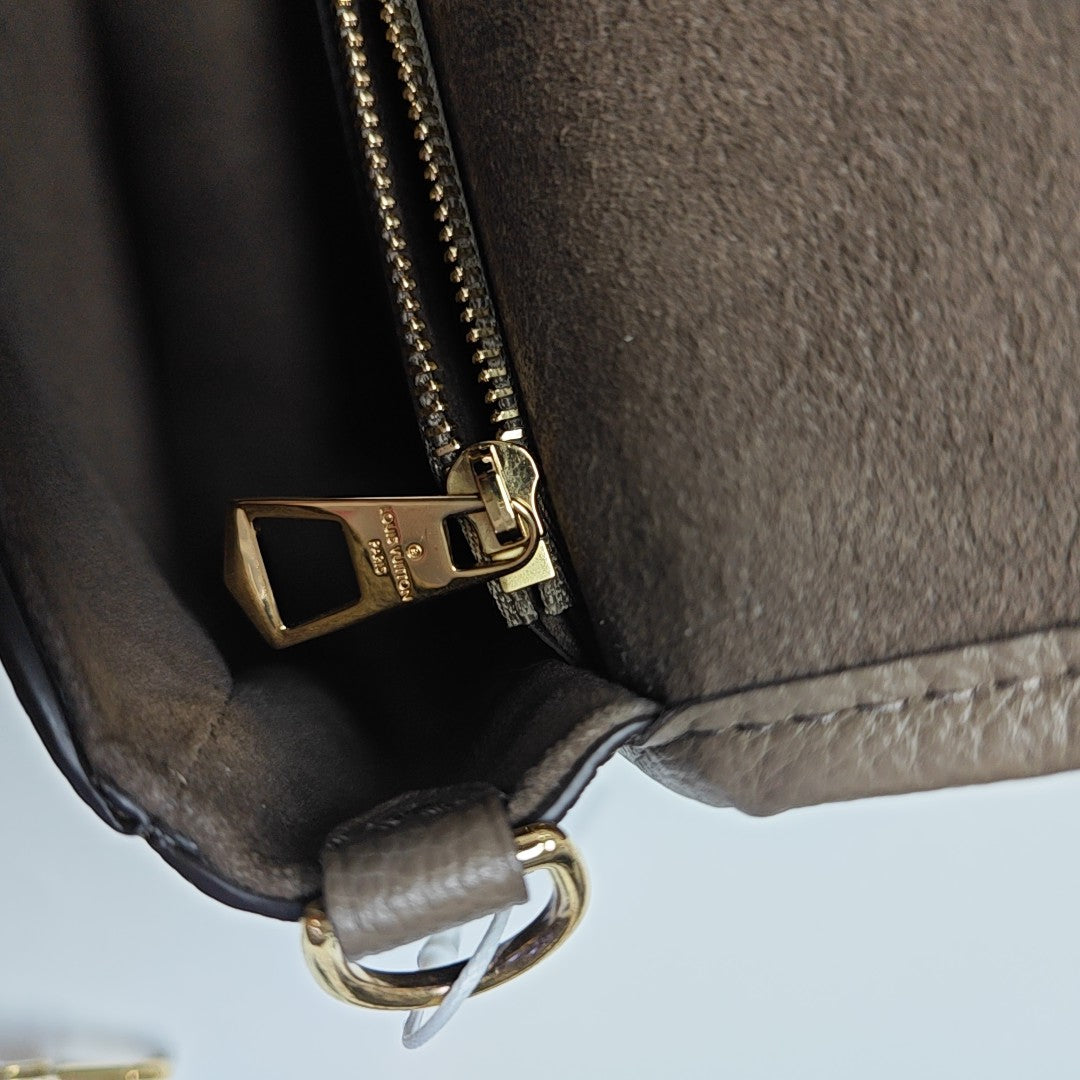 DIANE Monogram Calfskin Gray
