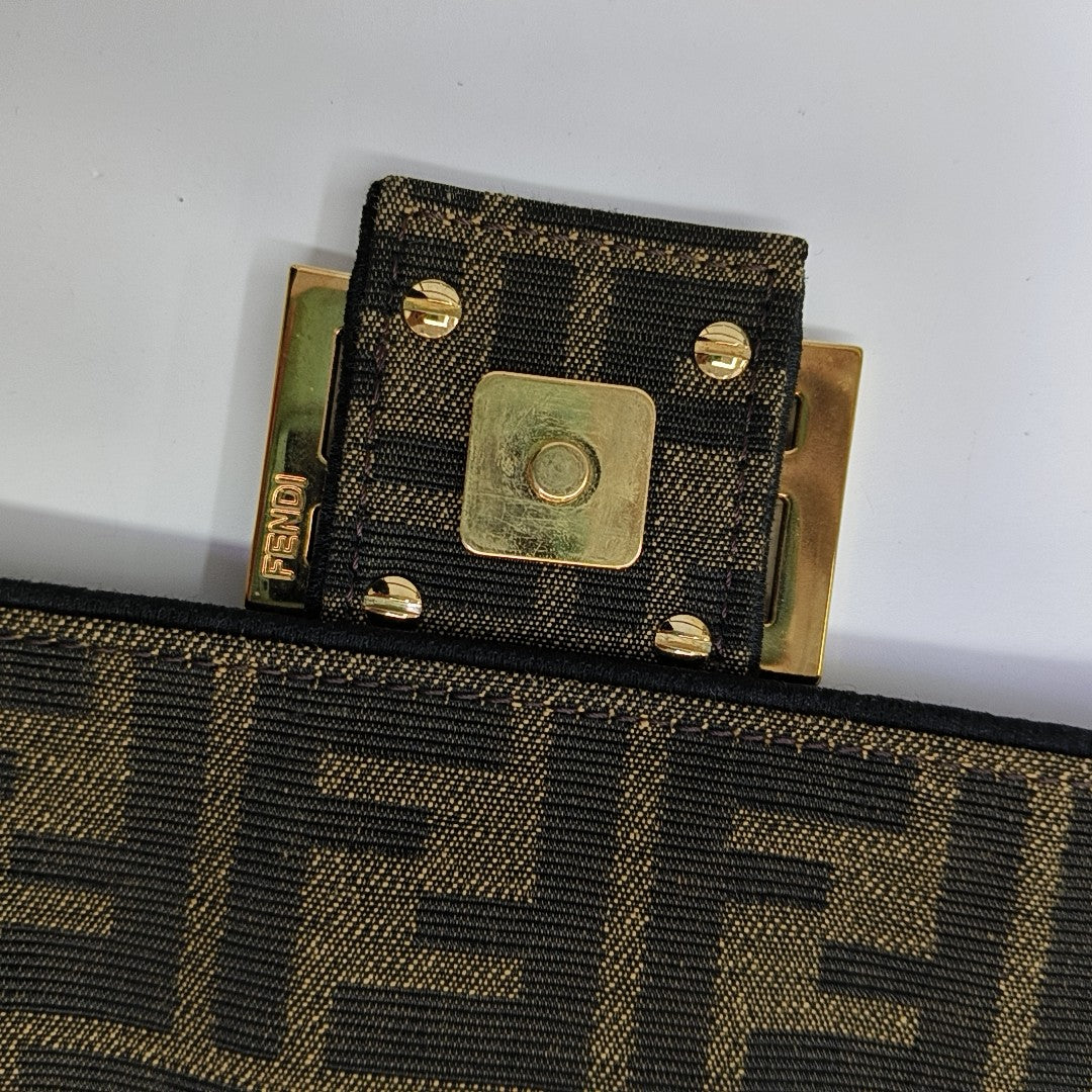 Baguette Medium Canvas Brown