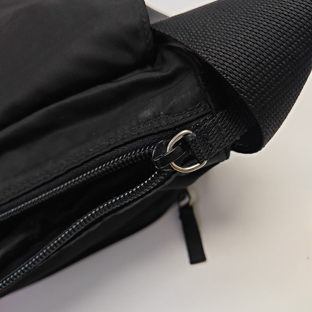 Vela Messenger Bag Nylon Black