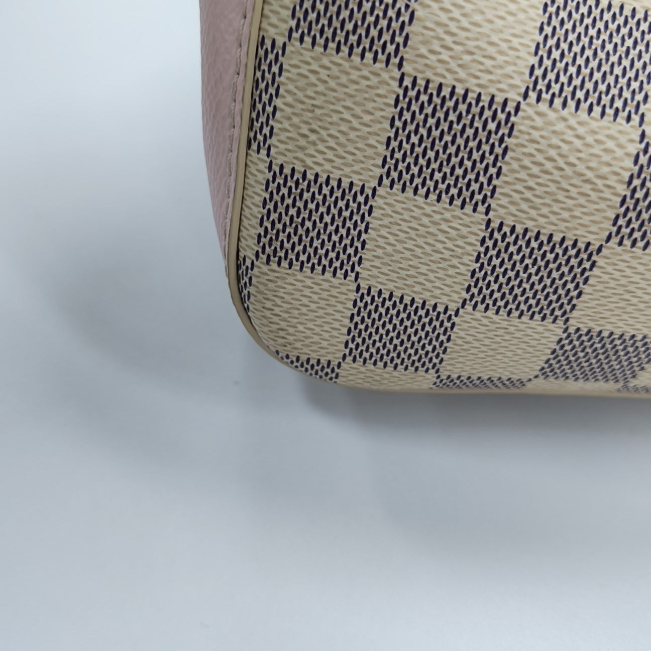 NÉONOÉ MM Damier Azur Coated Canvas White