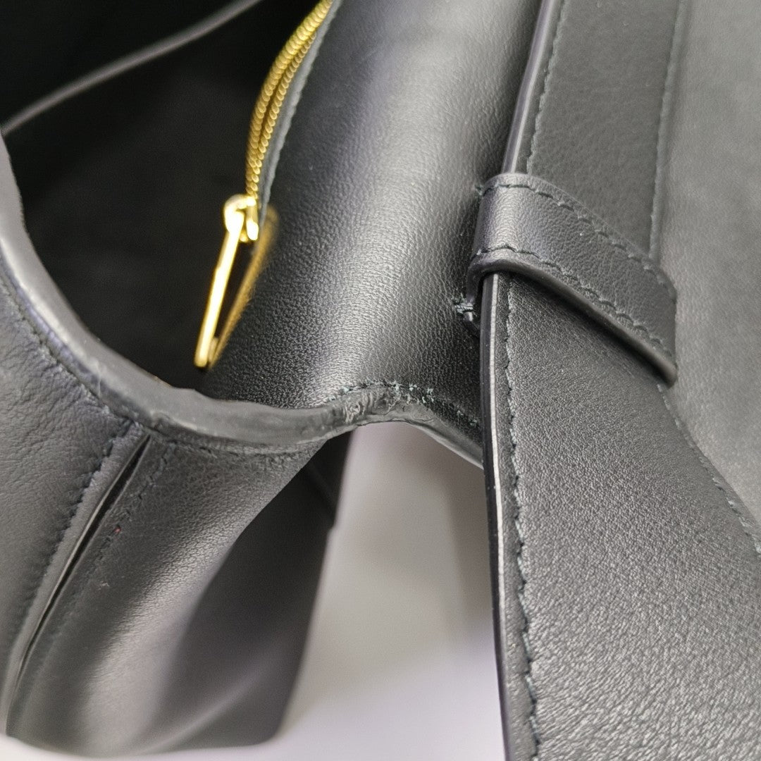 Downtown Medium Calfskin Black