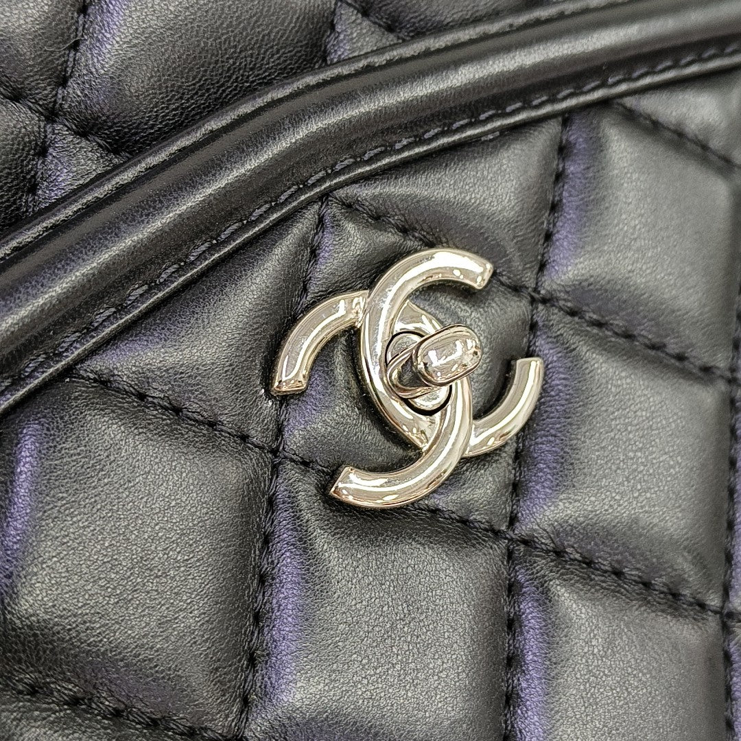 Quilted Lambskin Tote Bag Black