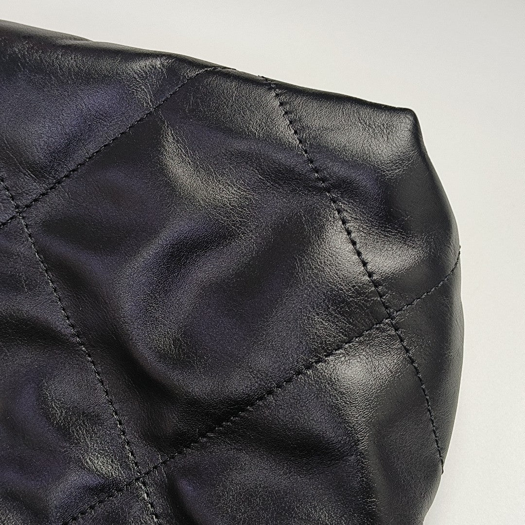 CHANEL 22 Small Quilted Calfskin Black