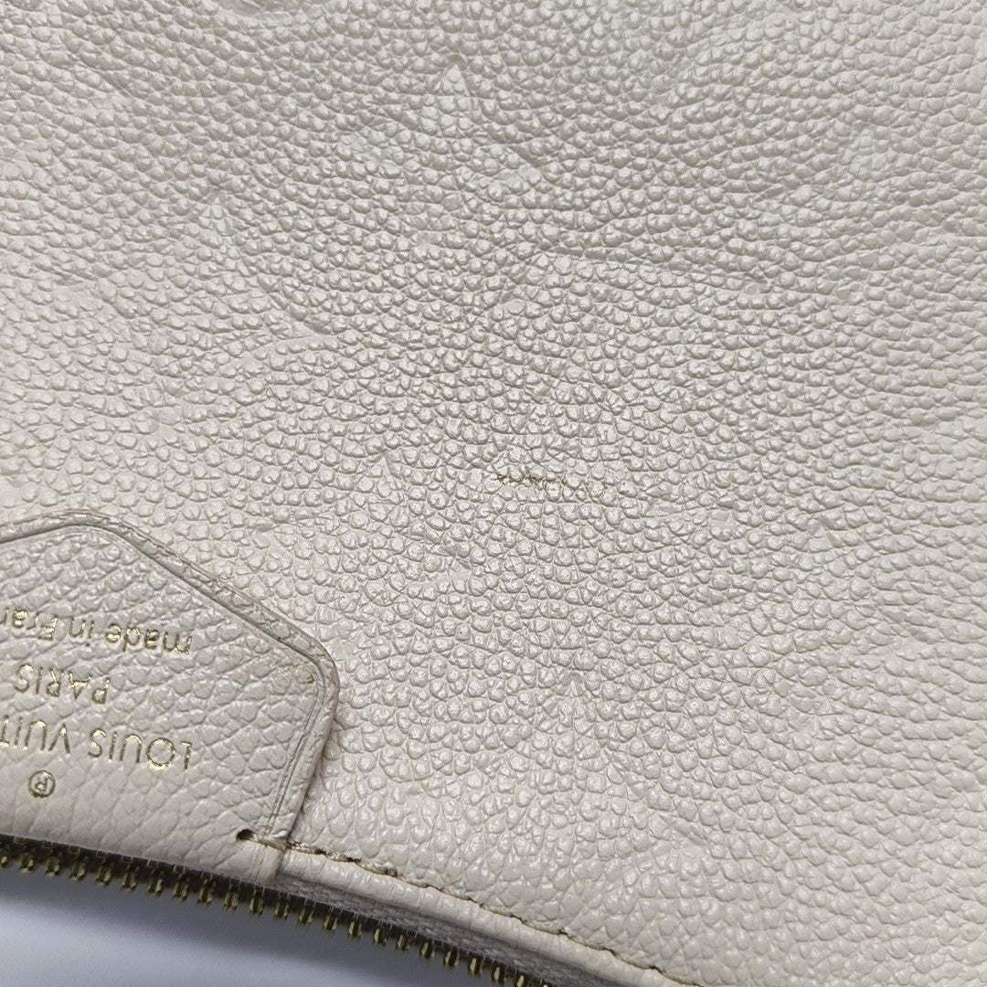 EASY POUCH ON STRAP Calfskin Beige