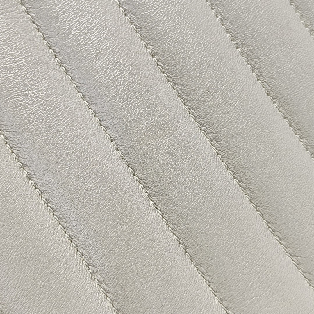 VICKY Quilted Calfskin White
