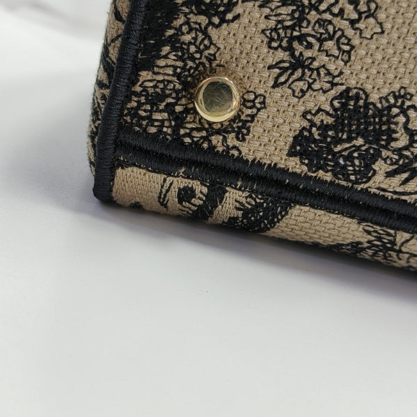Authenticated pre-owned  Lady D-Lite Medium Canvas Beige - Shoulder Bag at Looply