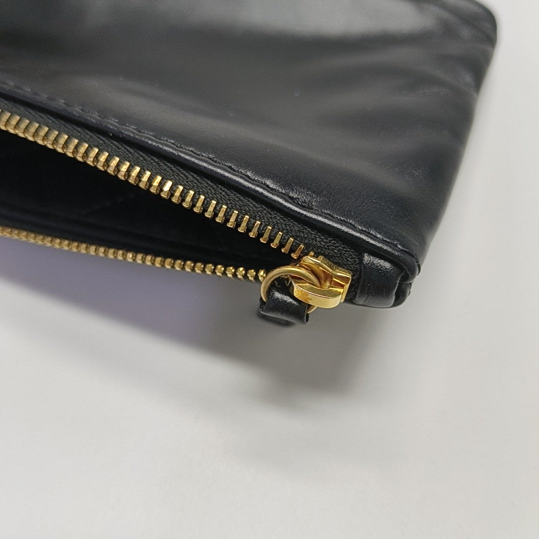 CHANEL 22 Medium Quilted Calfskin Black