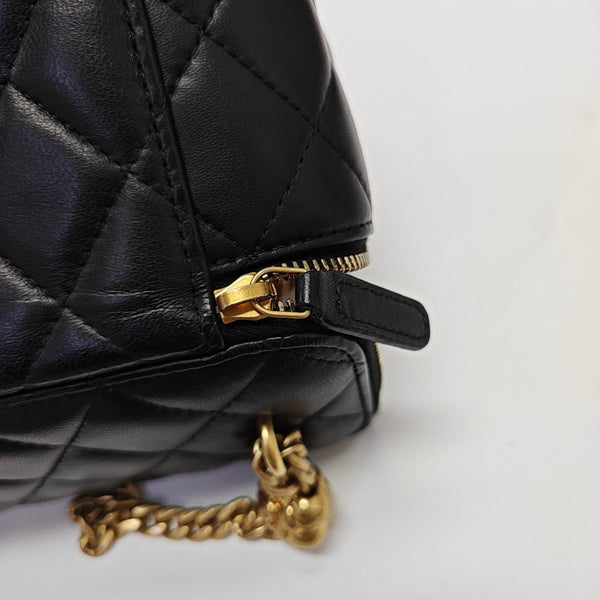 VANITY CASE Medium Quilted Lambskin Black
