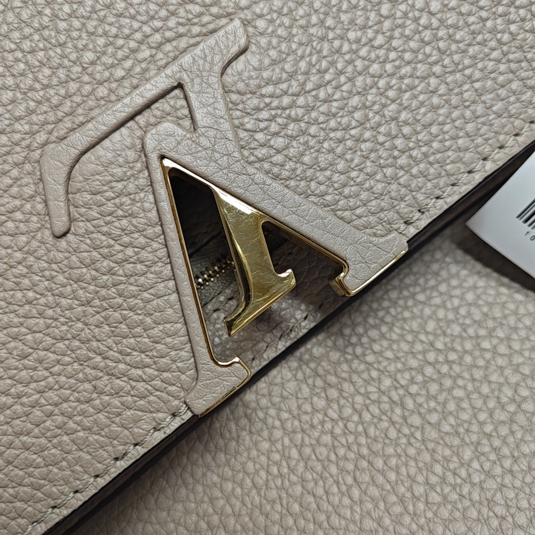 CAPUCINES MM Calfskin Gray
