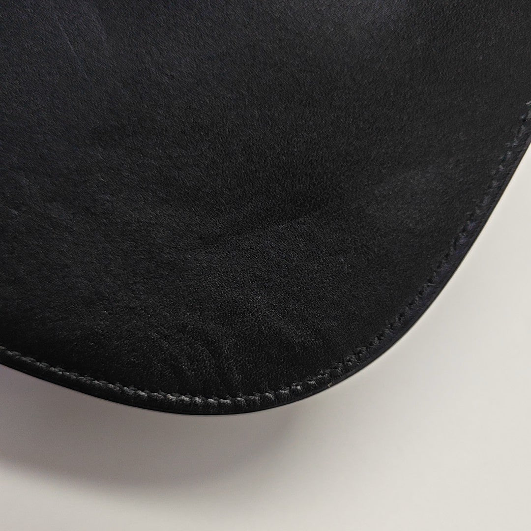 Bobby Medium Calfskin Black